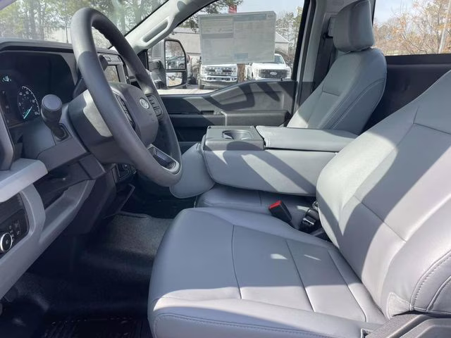 2026 Oxford White Ford Super Duty F-350 DRW XL RWD Truck