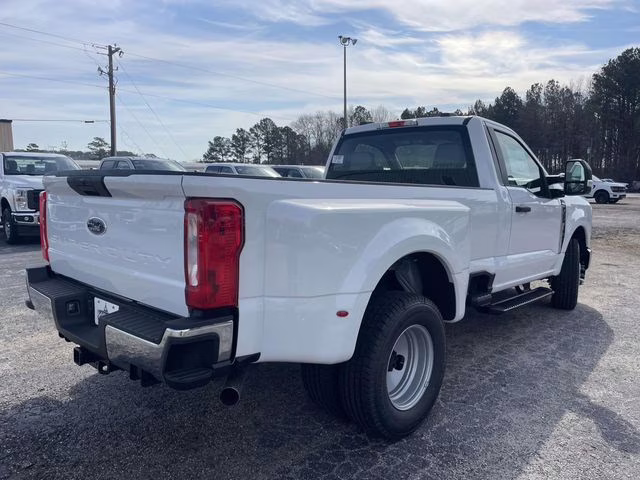 2026 Oxford White Ford Super Duty F-350 DRW XL RWD Truck
