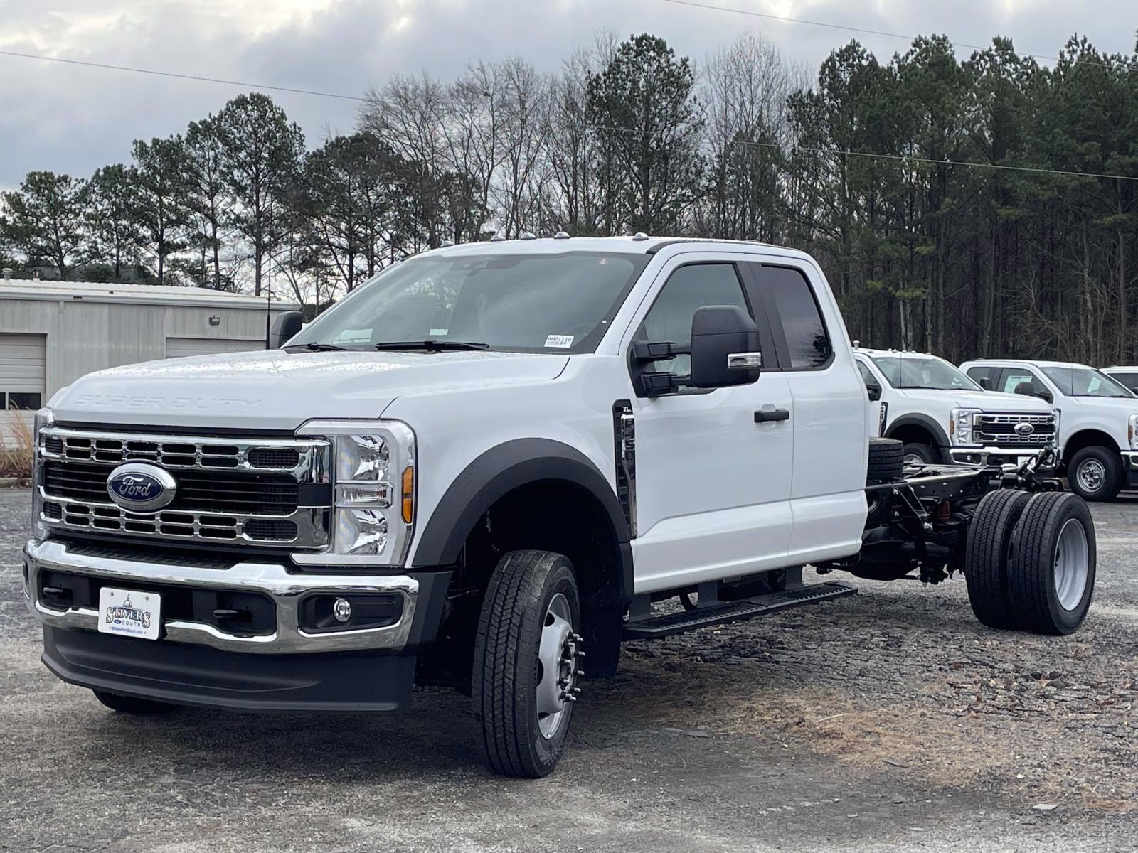 2026 Oxford White Ford Super Duty F-450 DRW XL RWD Chassis