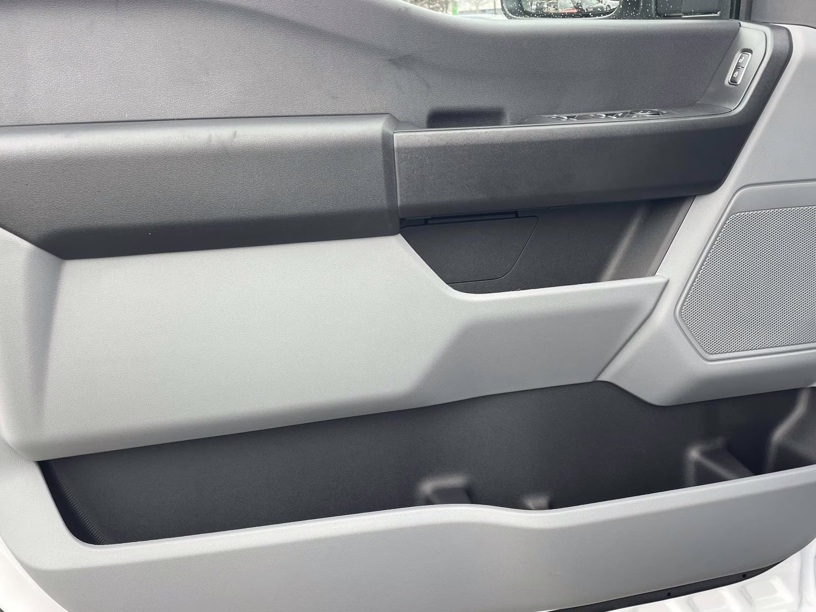 2026 Oxford White Ford Super Duty F-450 DRW XL RWD Chassis