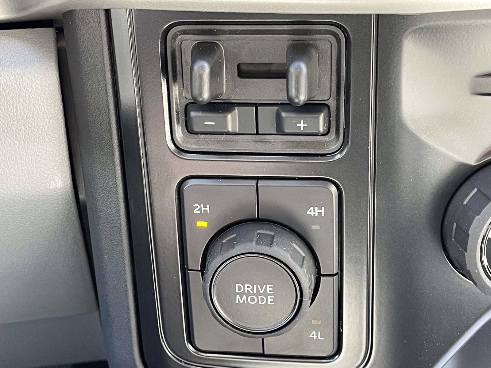 2026 Oxford White Ford Super Duty F-450 DRW XL RWD Chassis