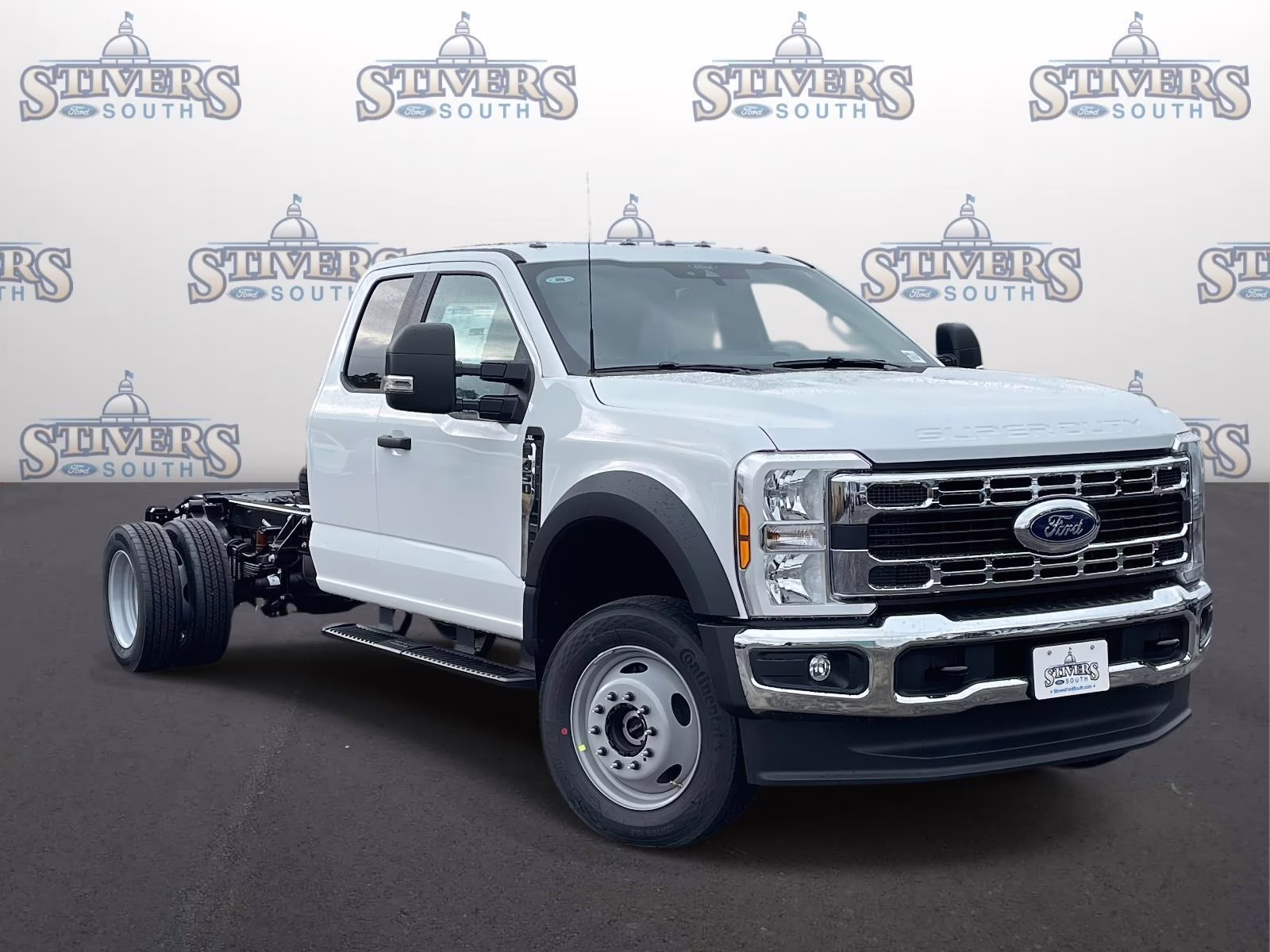 2026 Oxford White Ford Super Duty F-450 DRW XL 4X4 Chassis