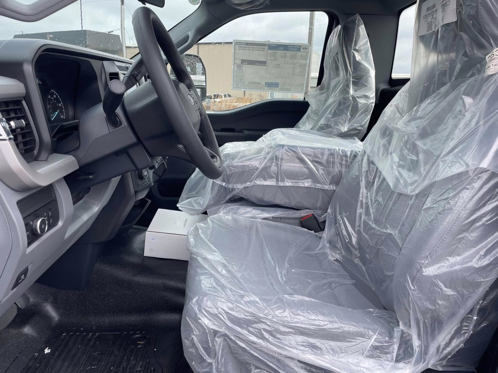 2026 Oxford White Ford Super Duty F-450 DRW XL 4X4 Chassis