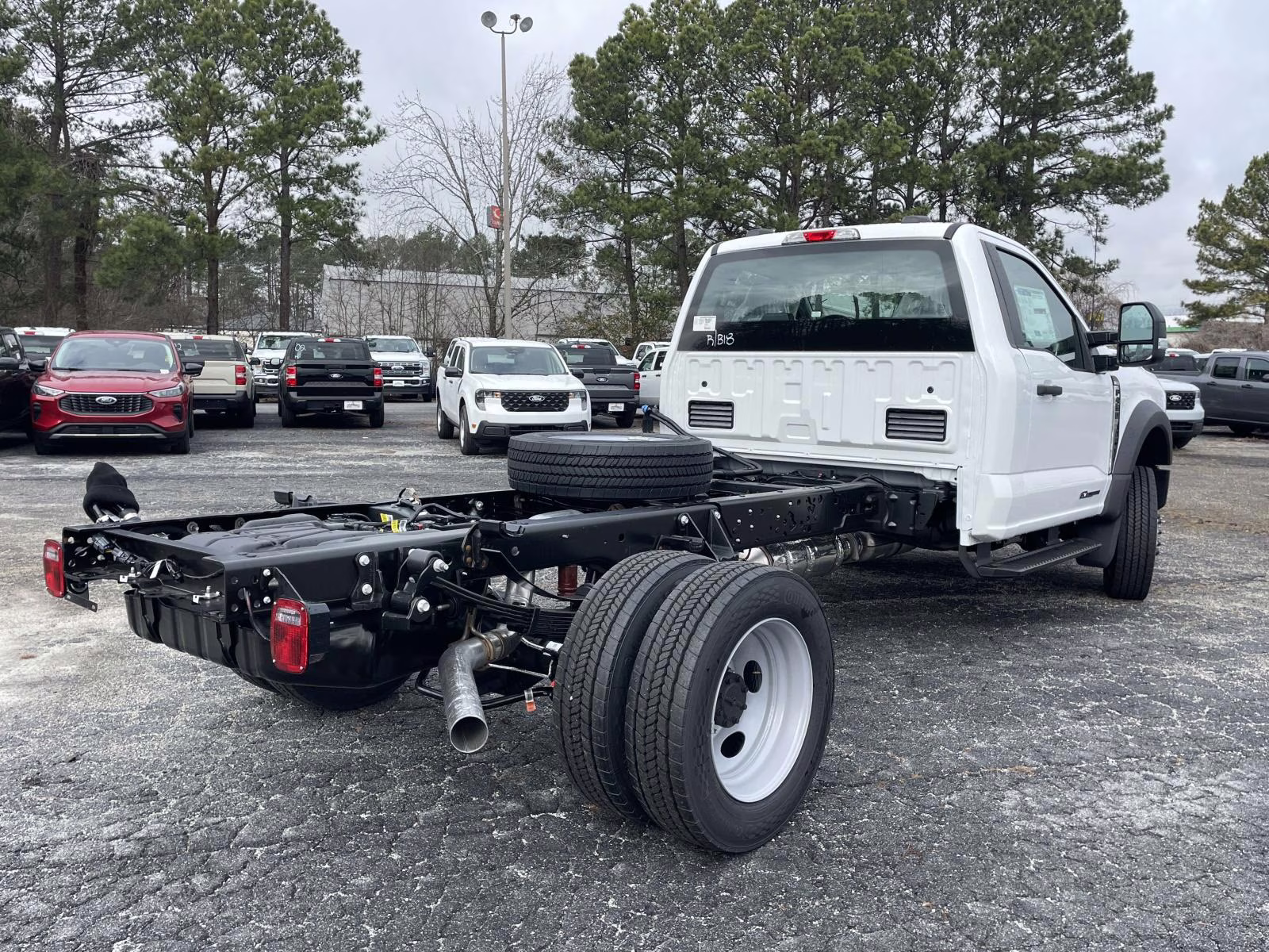 2026 Oxford White Ford Super Duty F-450 DRW XL 4X4 Chassis