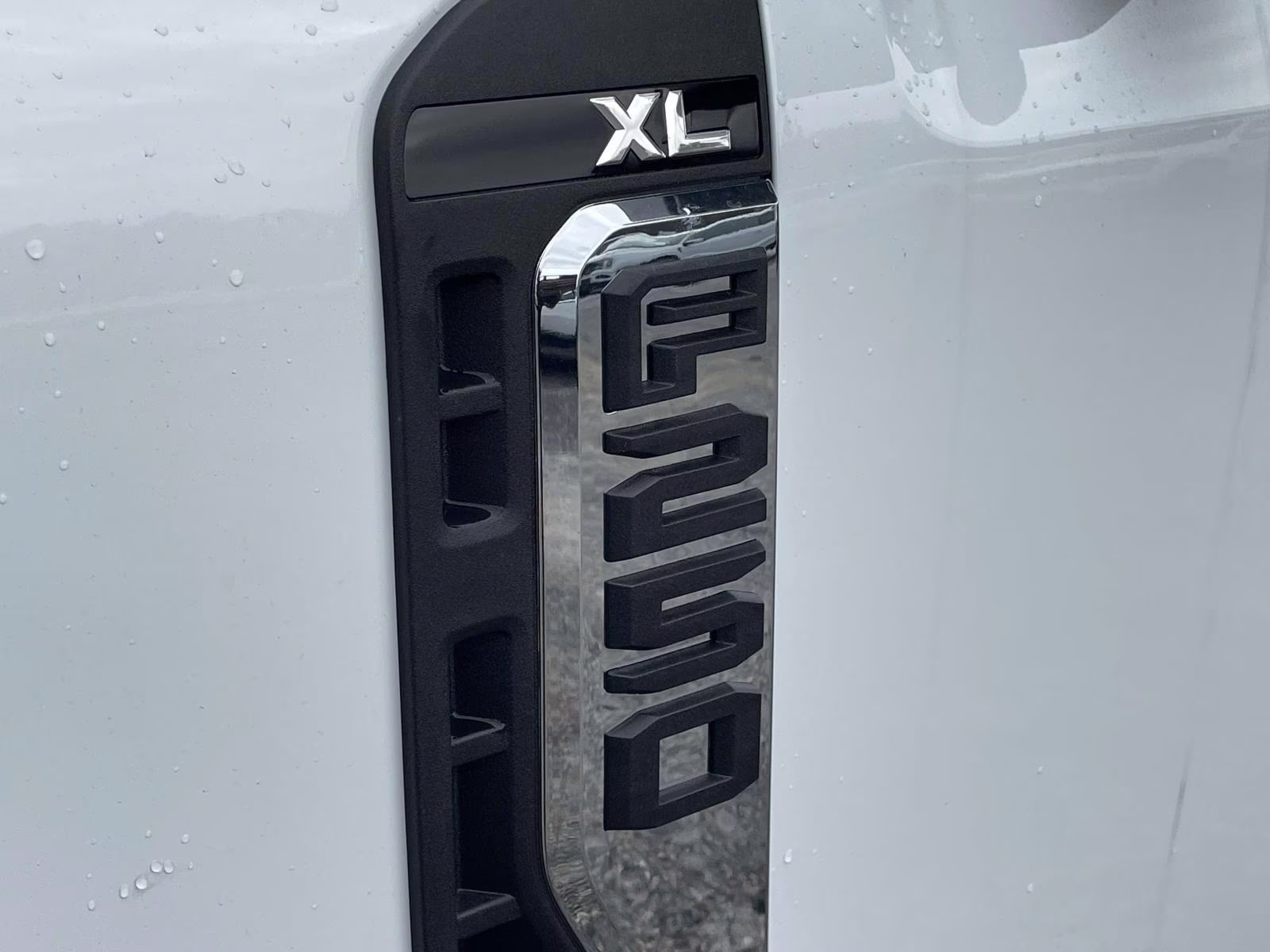 2026 Oxford White Ford Super Duty F-250 SRW XL 4X4 Truck