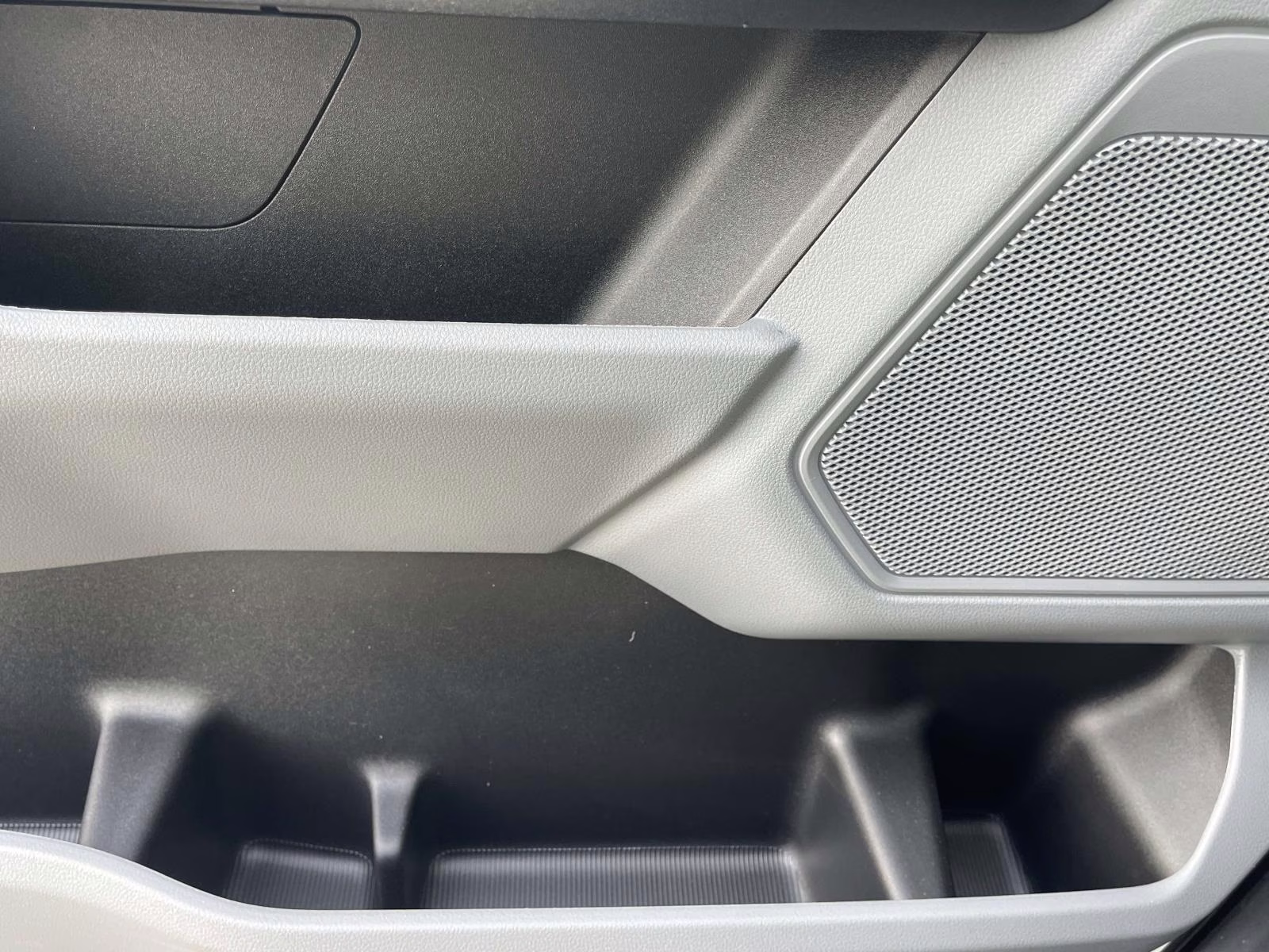 2026 Oxford White Ford Super Duty F-350 SRW XL RWD Truck