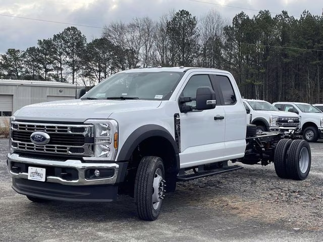 2026 Oxford White Ford Super Duty F-450 DRW XL RWD Chassis