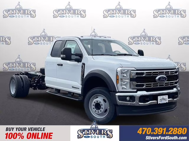 2026 Oxford White Ford Super Duty F-450 DRW XL RWD Chassis