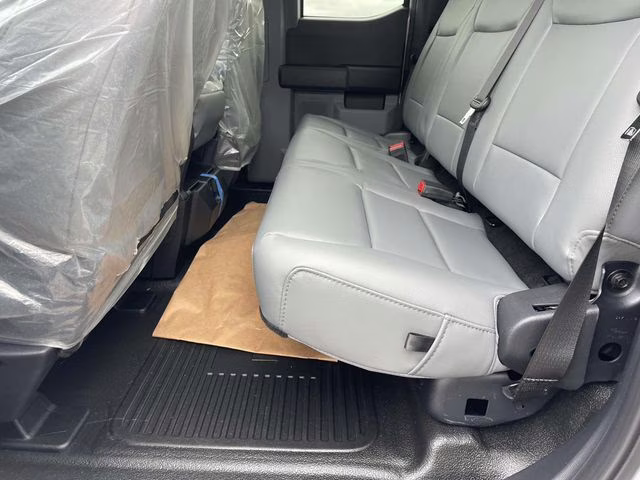 2026 Oxford White Ford Super Duty F-450 DRW XL RWD Chassis