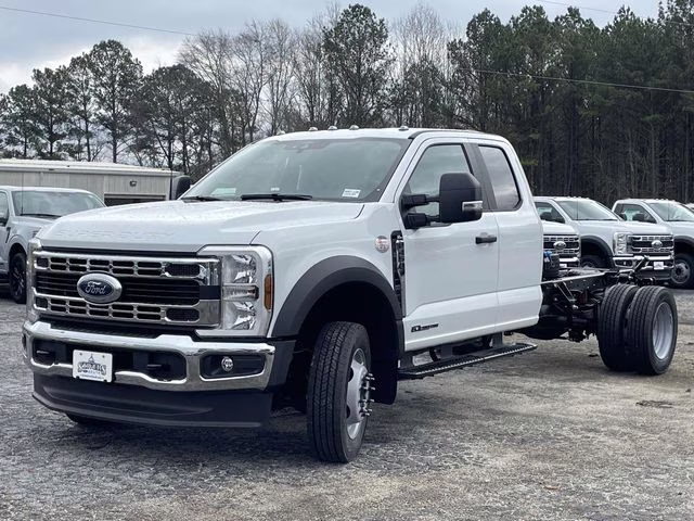 2026 Oxford White Ford Super Duty F-450 DRW XL RWD Chassis