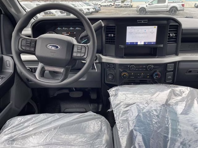 2026 Oxford White Ford Super Duty F-450 DRW XL RWD Chassis