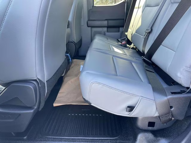 2026 Oxford White Ford Super Duty F-450 DRW XL RWD Chassis