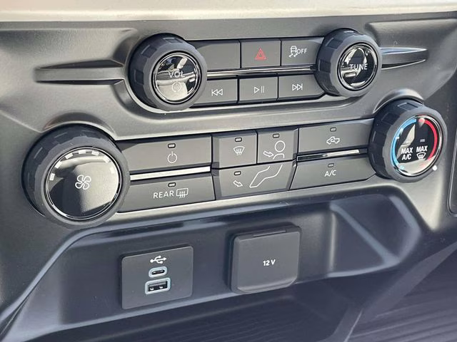 2026 Oxford White Ford Super Duty F-450 DRW XL RWD Chassis