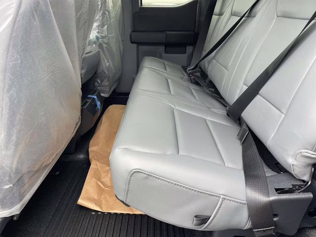 2026 Oxford White Ford Super Duty F-450 DRW XL 4X4 Chassis