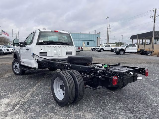 2026 Oxford White Ford Super Duty F-450 DRW XL 4X4 Chassis