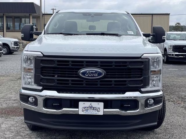 2026 Oxford White Ford Super Duty F-250 SRW XL 4X4 Truck