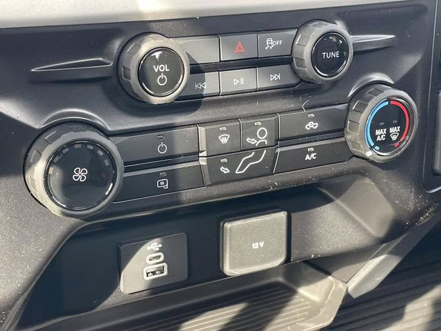 2026 Oxford White Ford Super Duty F-250 SRW XL 4X4 Truck