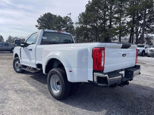 2026 Oxford White Ford Super Duty F-350 DRW XL RWD Truck