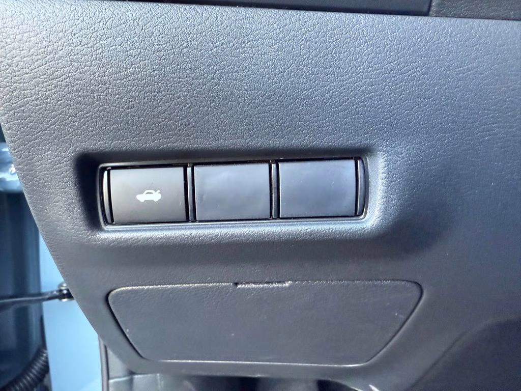 2026 Atlantic Gray/Super Black Nissan Sentra SR FWD Sedan