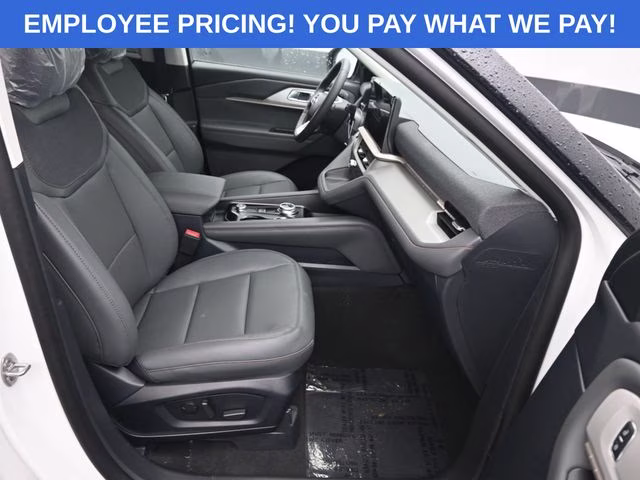 2026 White Metallic Ford Explorer Active 4X4 SUV