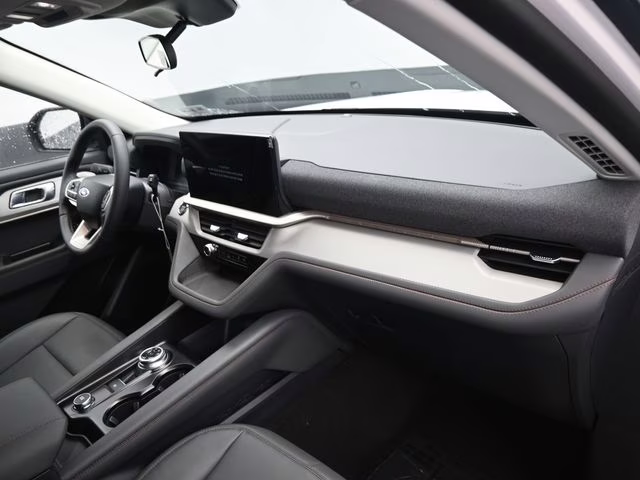 2026 White Metallic Ford Explorer Active 4X4 SUV