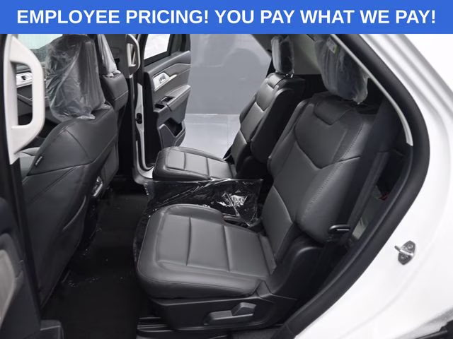 2026 White Metallic Ford Explorer Active 4X4 SUV