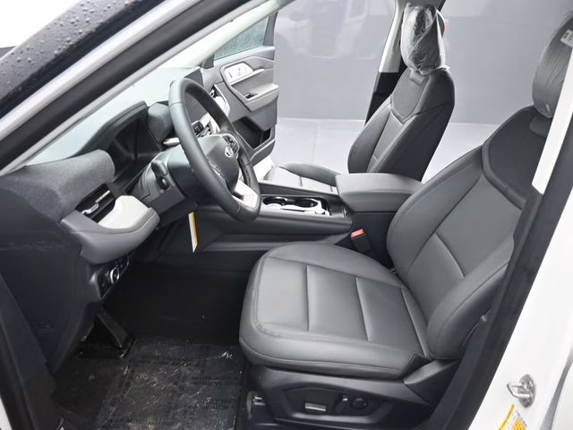 2026 White Metallic Ford Explorer Active 4X4 SUV