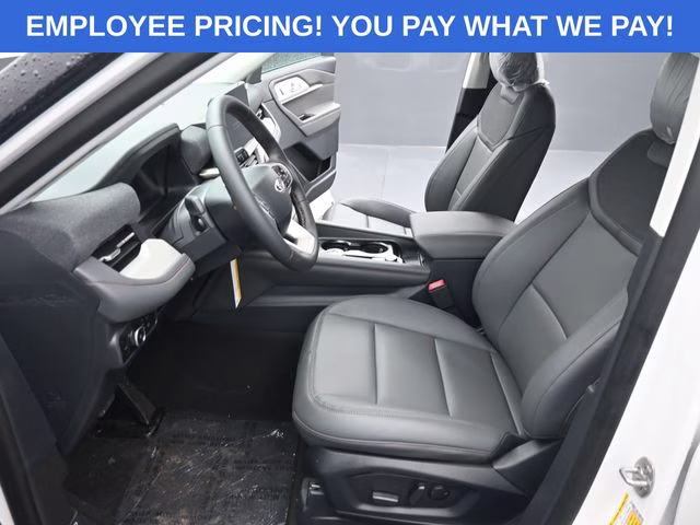 2026 White Metallic Ford Explorer Active 4X4 SUV