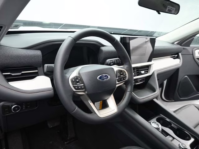 2026 White Metallic Ford Explorer Active 4X4 SUV