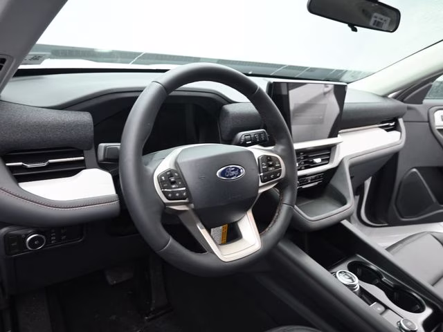 2026 White Metallic Ford Explorer Active 4X4 SUV