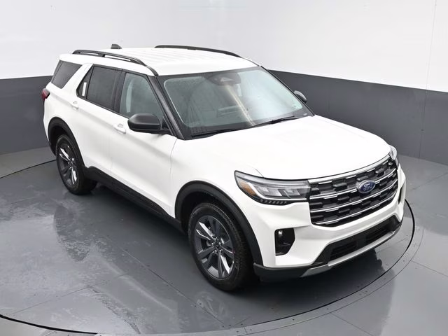 2026 White Metallic Ford Explorer Active 4X4 SUV