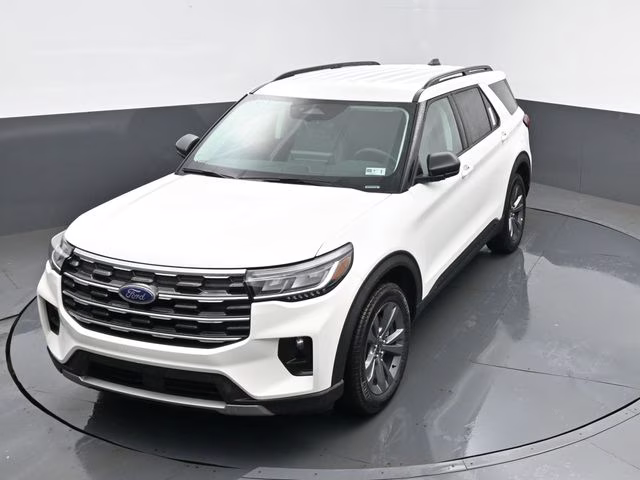 2026 White Metallic Ford Explorer Active 4X4 SUV