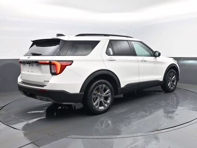2026 White Metallic Ford Explorer Active 4X4 SUV