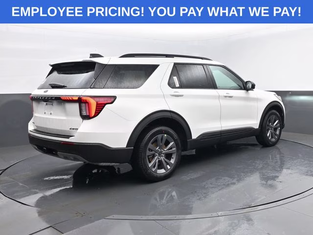 2026 White Metallic Ford Explorer Active 4X4 SUV