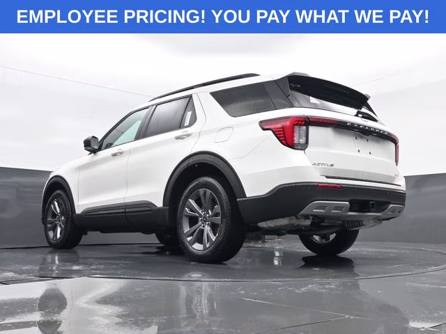 2026 White Metallic Ford Explorer Active 4X4 SUV