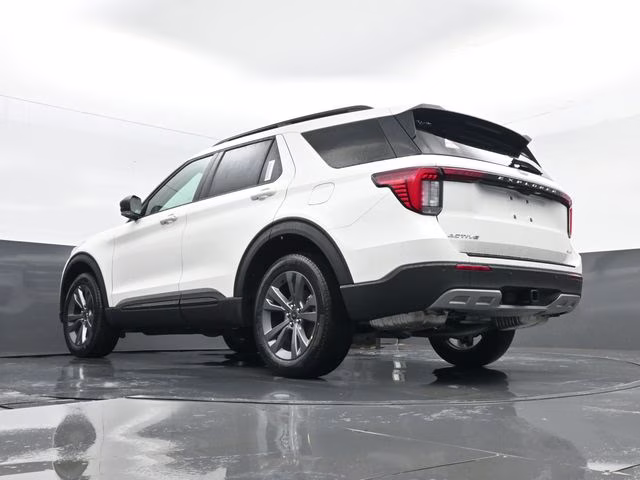 2026 White Metallic Ford Explorer Active 4X4 SUV