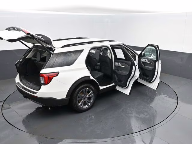 2026 White Metallic Ford Explorer Active 4X4 SUV