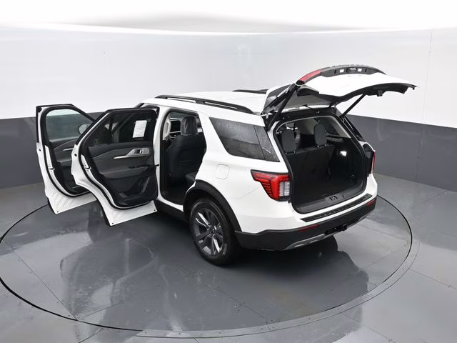 2026 White Metallic Ford Explorer Active 4X4 SUV