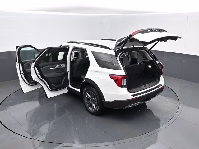 2026 White Metallic Ford Explorer Active 4X4 SUV