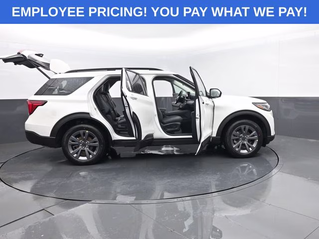 2026 White Metallic Ford Explorer Active 4X4 SUV