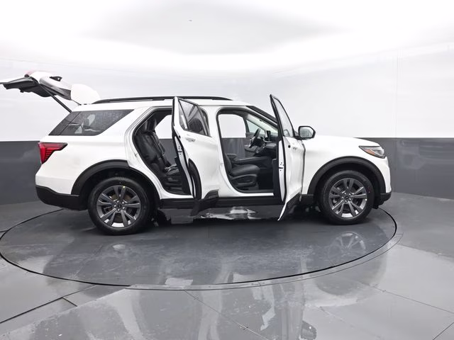 2026 White Metallic Ford Explorer Active 4X4 SUV