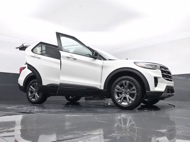 2026 White Metallic Ford Explorer Active 4X4 SUV
