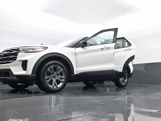 2026 White Metallic Ford Explorer Active 4X4 SUV