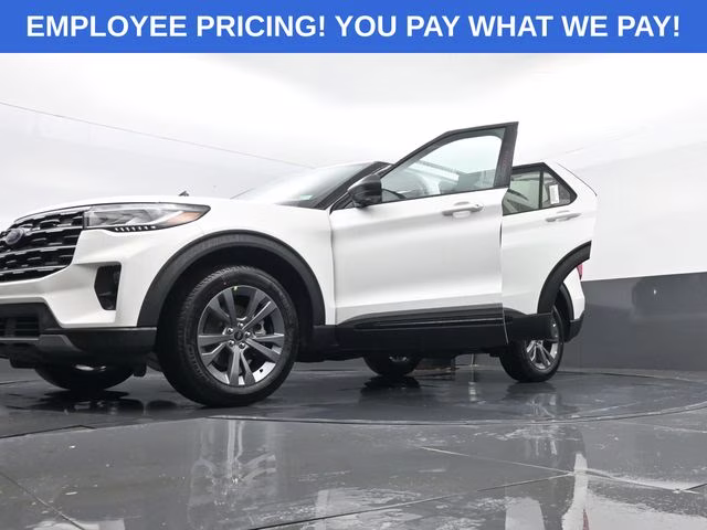 2026 White Metallic Ford Explorer Active 4X4 SUV