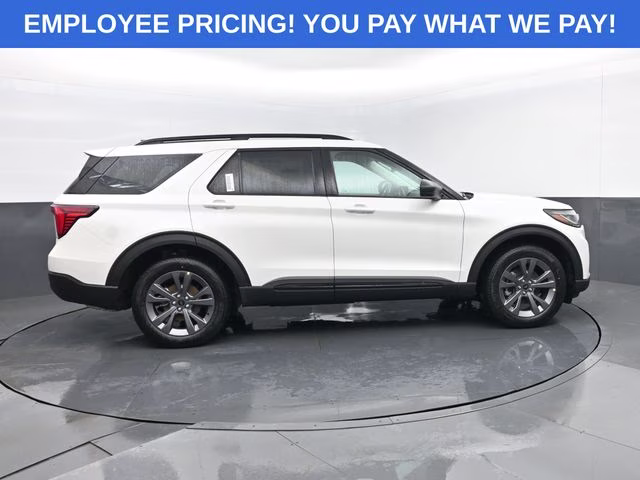 2026 White Metallic Ford Explorer Active 4X4 SUV