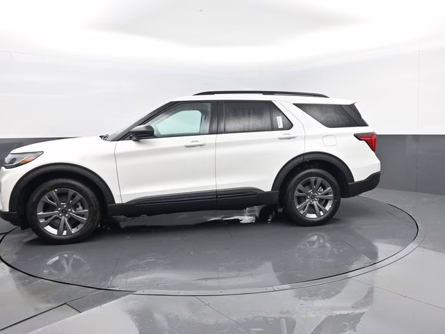 2026 White Metallic Ford Explorer Active 4X4 SUV