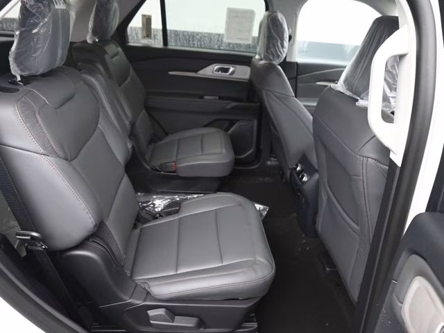 2026 White Metallic Ford Explorer Active 4X4 SUV