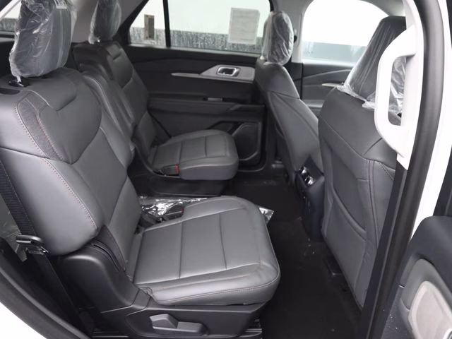 2026 White Metallic Ford Explorer Active 4X4 SUV