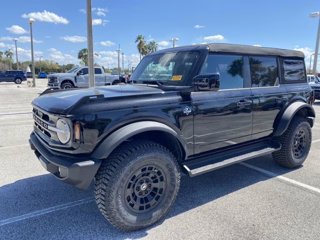 2025 Shadow Black Ford Bronco Outer Banks 4X4 Convertible