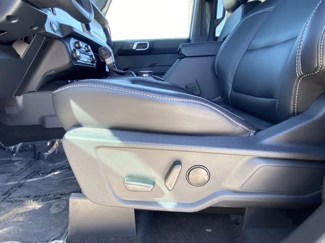 2025 Shadow Black Ford Bronco Outer Banks 4X4 Convertible